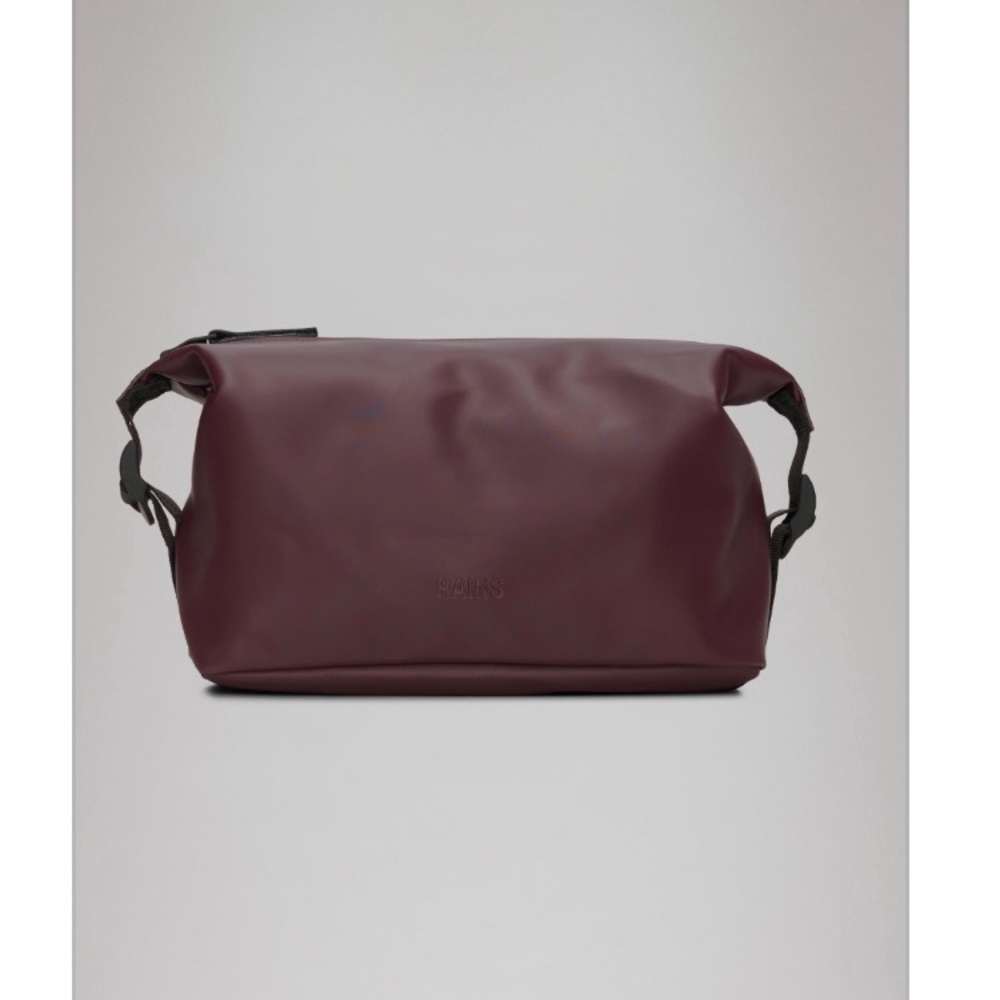 RAINS Hilo Wash Bag.